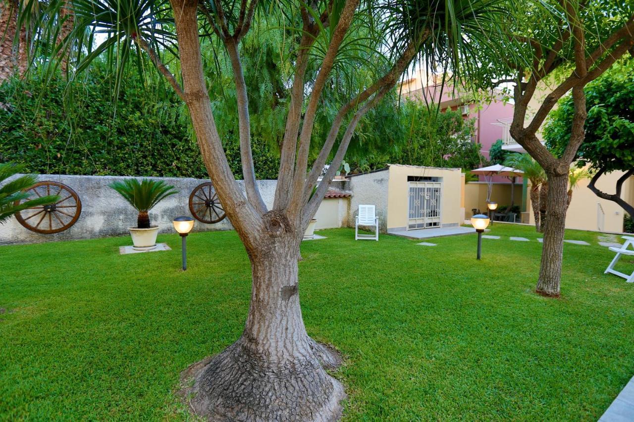 Re Sole La Dependance - Casa Vacanza M E R C U R I O Avola Dış mekan fotoğraf